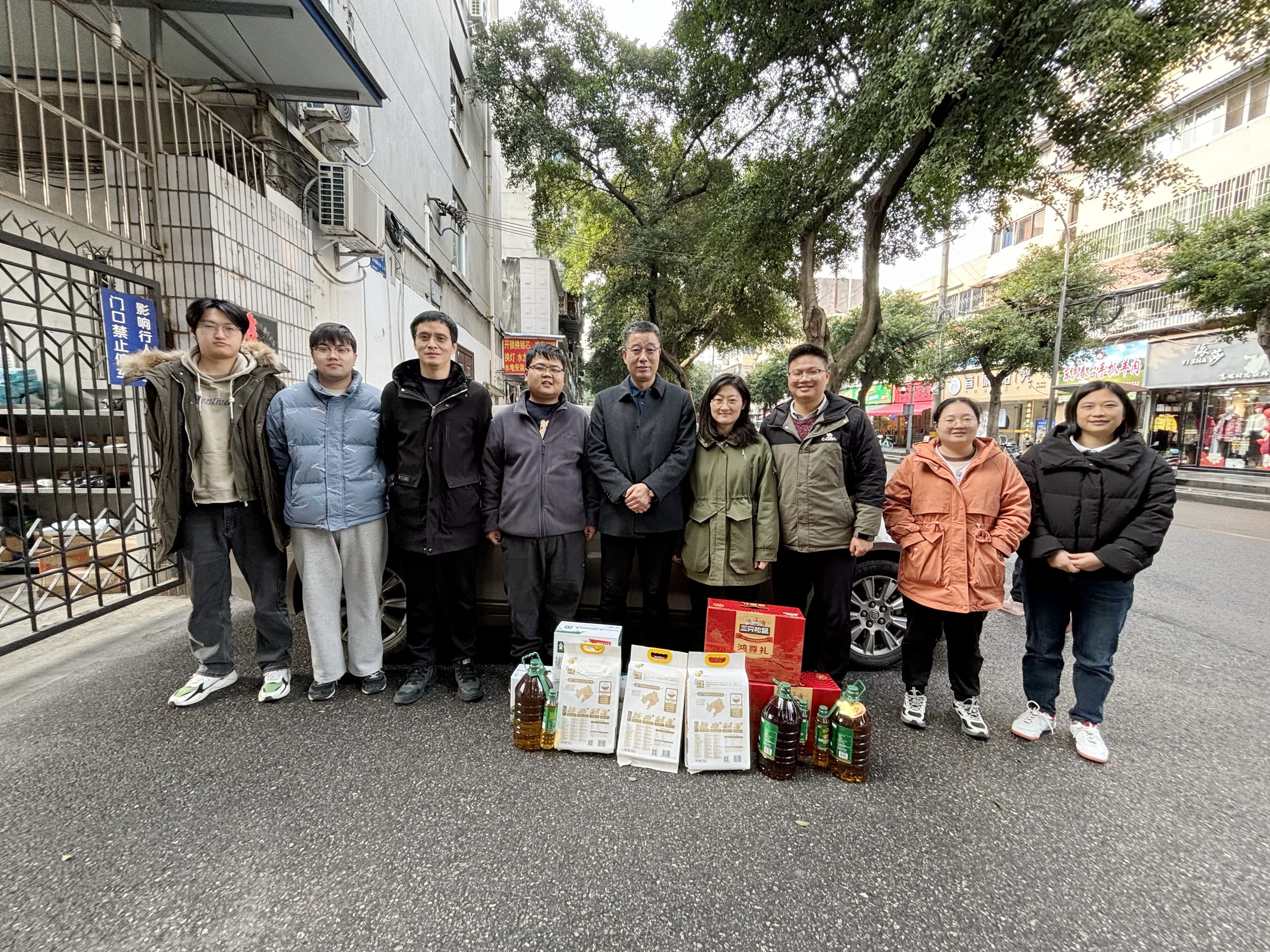 自然凯时凯时首页厅项目送温暖