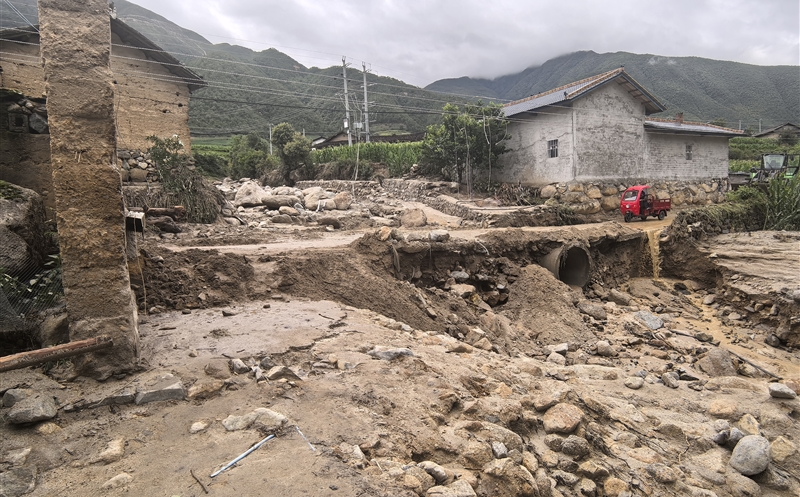 手艺赋能防线灾 精准避险保民生丨攀西公司 助力冕宁县乐成提防泥石流灾难