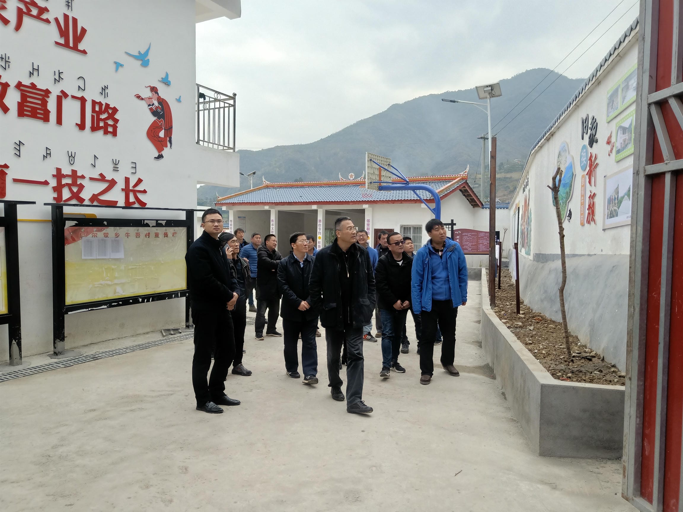 陈贵林局长赴甘洛县调研脱贫攻坚事情_社会责任_企业文化_凯时凯时首页有限责任公司