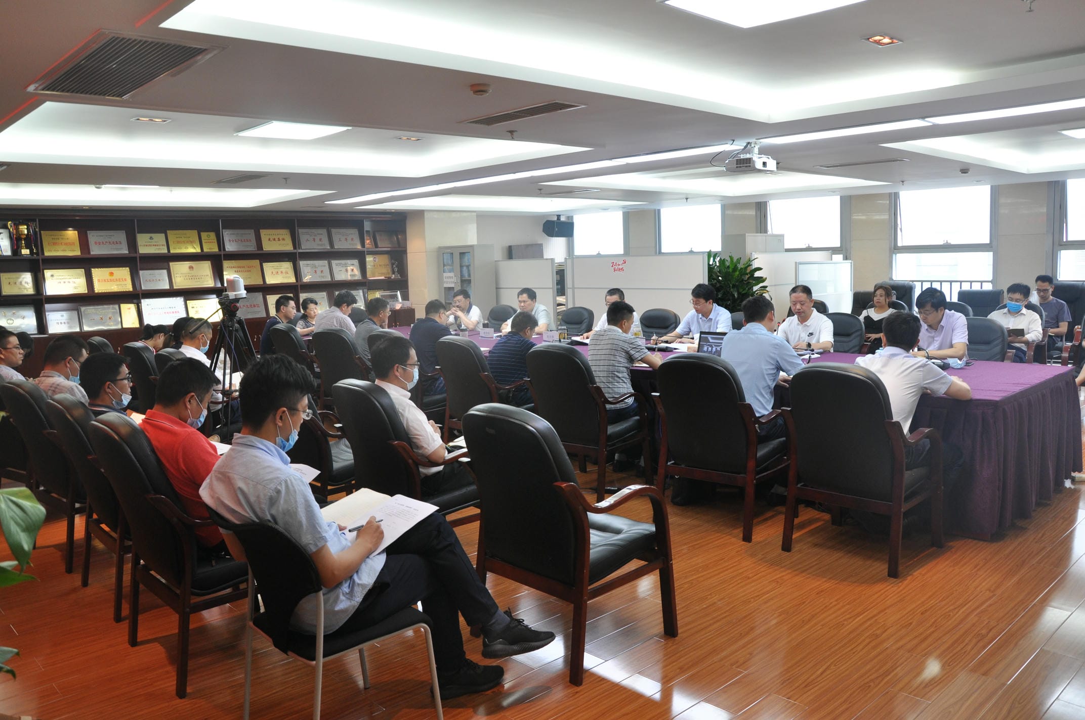四川冶勘设计集团召开党委理论学习中心组（扩大）会暨警示教育大会_红色堡垒_党建群团_凯时凯时首页有限责任公司