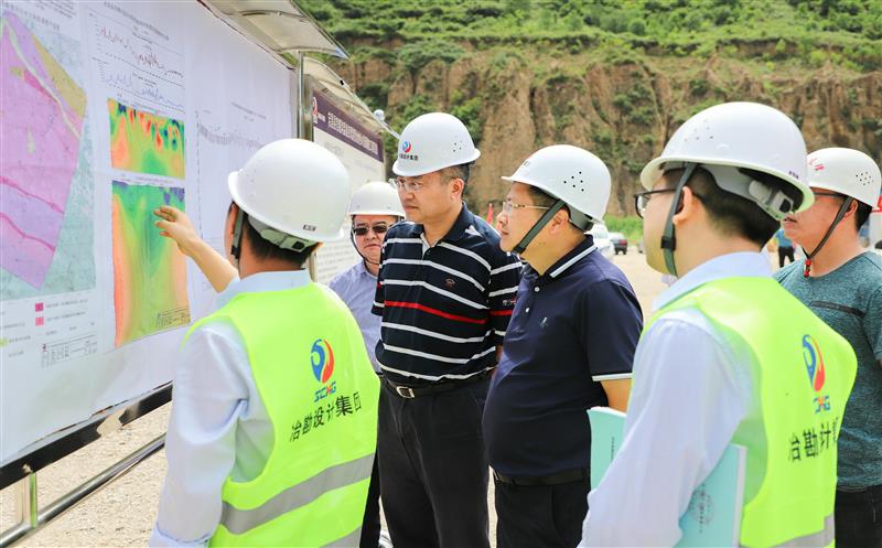 陈贵林赴陇南地热凯时凯时首页项目开展“送清凉”慰问