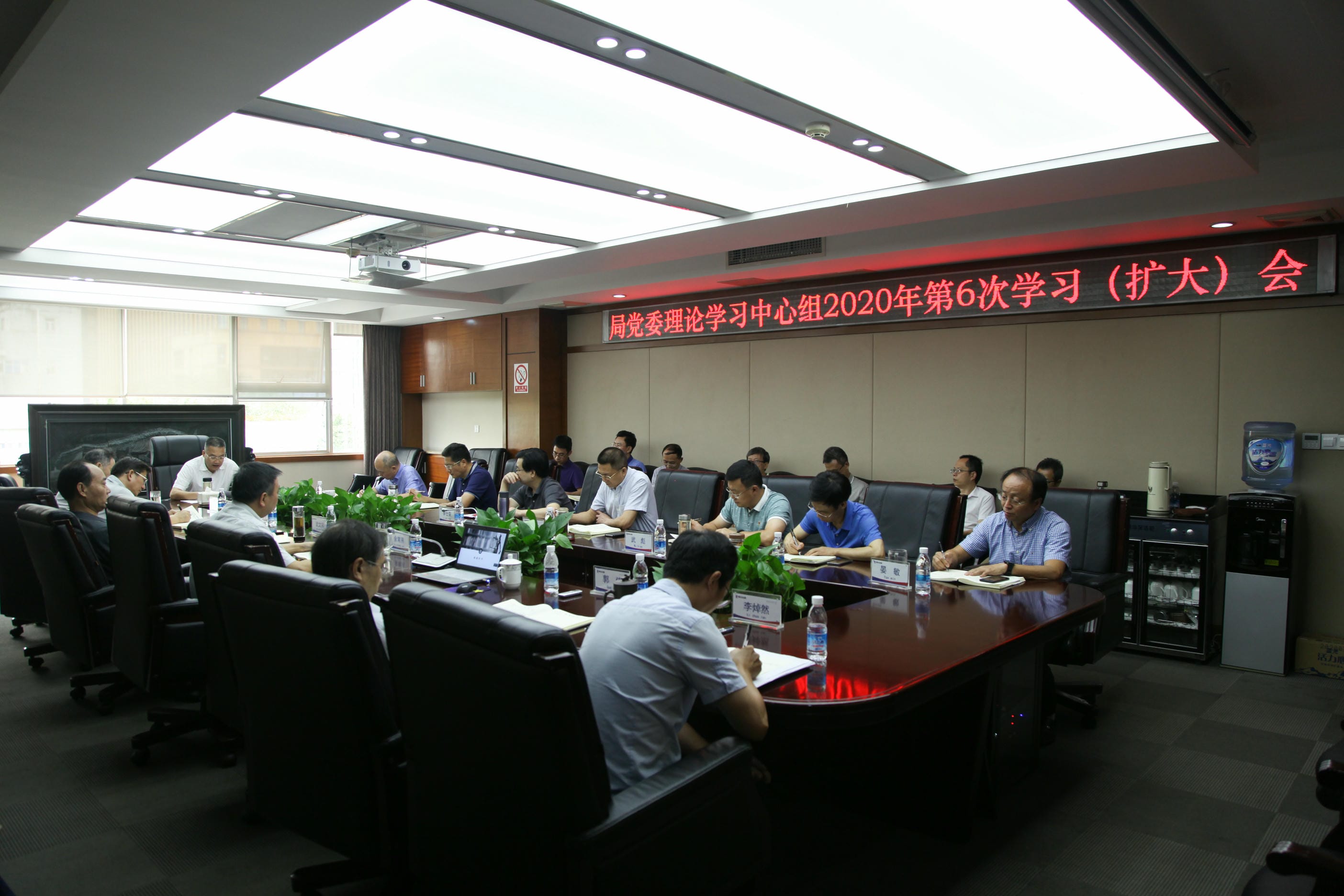 局党委理论学习中心组专题学习《民法典》_凯时凯时首页新闻_新闻中心_凯时凯时首页有限责任公司