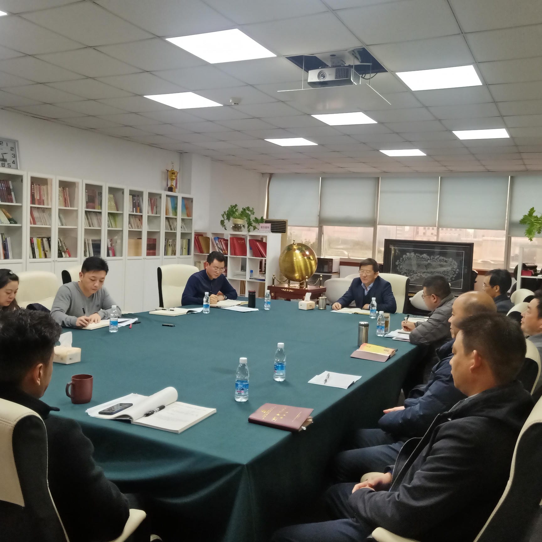 杜春茂在局机关后勤服务中心党支部宣讲党的十九届五中全会精神_凯时凯时首页新闻_新闻中心_凯时凯时首页有限责任公司