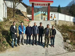 华锋公司党委书记李加海到甘洛县尔库村调研督导脱贫攻坚事情_社会责任_企业文化_凯时凯时首页有限责任公司