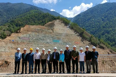深化战略相助，，，，，，同谋久远生长 ——江西省第七地质大队到地矿集团考察交流_下层动态_新闻中心_凯时凯时首页有限责任公司