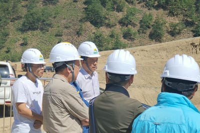 深化战略相助，，，，，，同谋久远生长 ——江西省第七地质大队到地矿集团考察交流_下层动态_新闻中心_凯时凯时首页有限责任公司