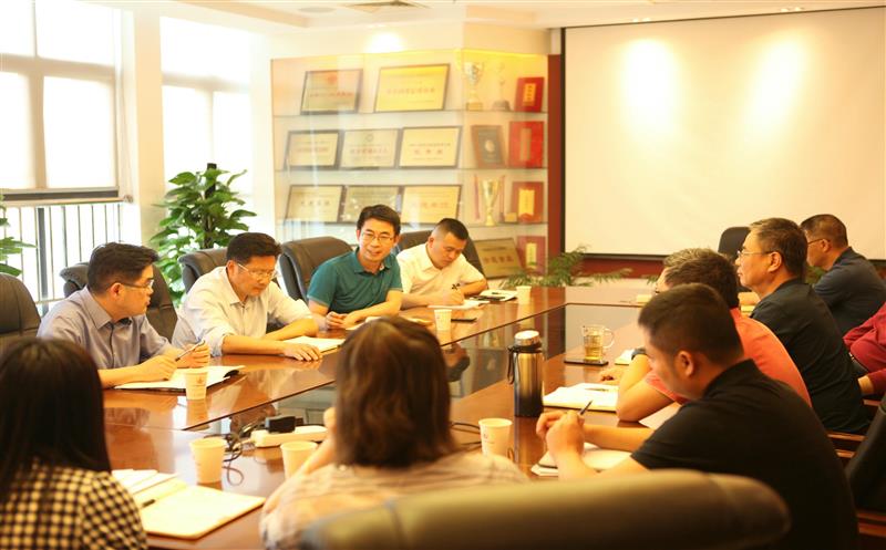 省自然凯时凯时首页投资集团党委委员、副总司理徐锡惠一行到中成集团调研指导事情