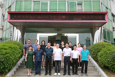 地矿集团张劲松董事长带队赴四川泰华堂制药学习交流_下层动态_新闻中心_凯时凯时首页有限责任公司