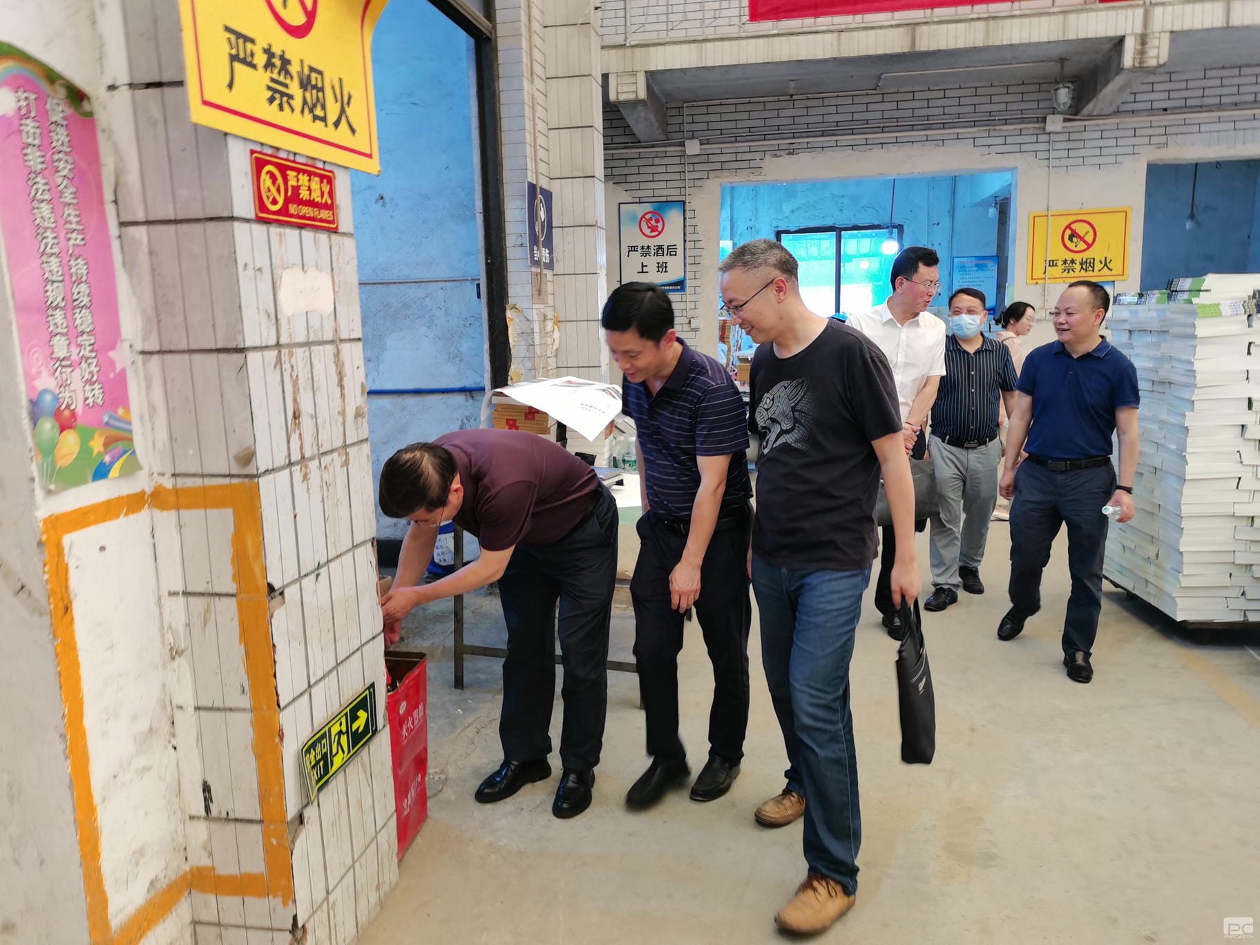 杜春茂深入地创光电生产一线开展清静检查并调研指导_凯时凯时首页新闻_新闻中心_凯时凯时首页有限责任公司