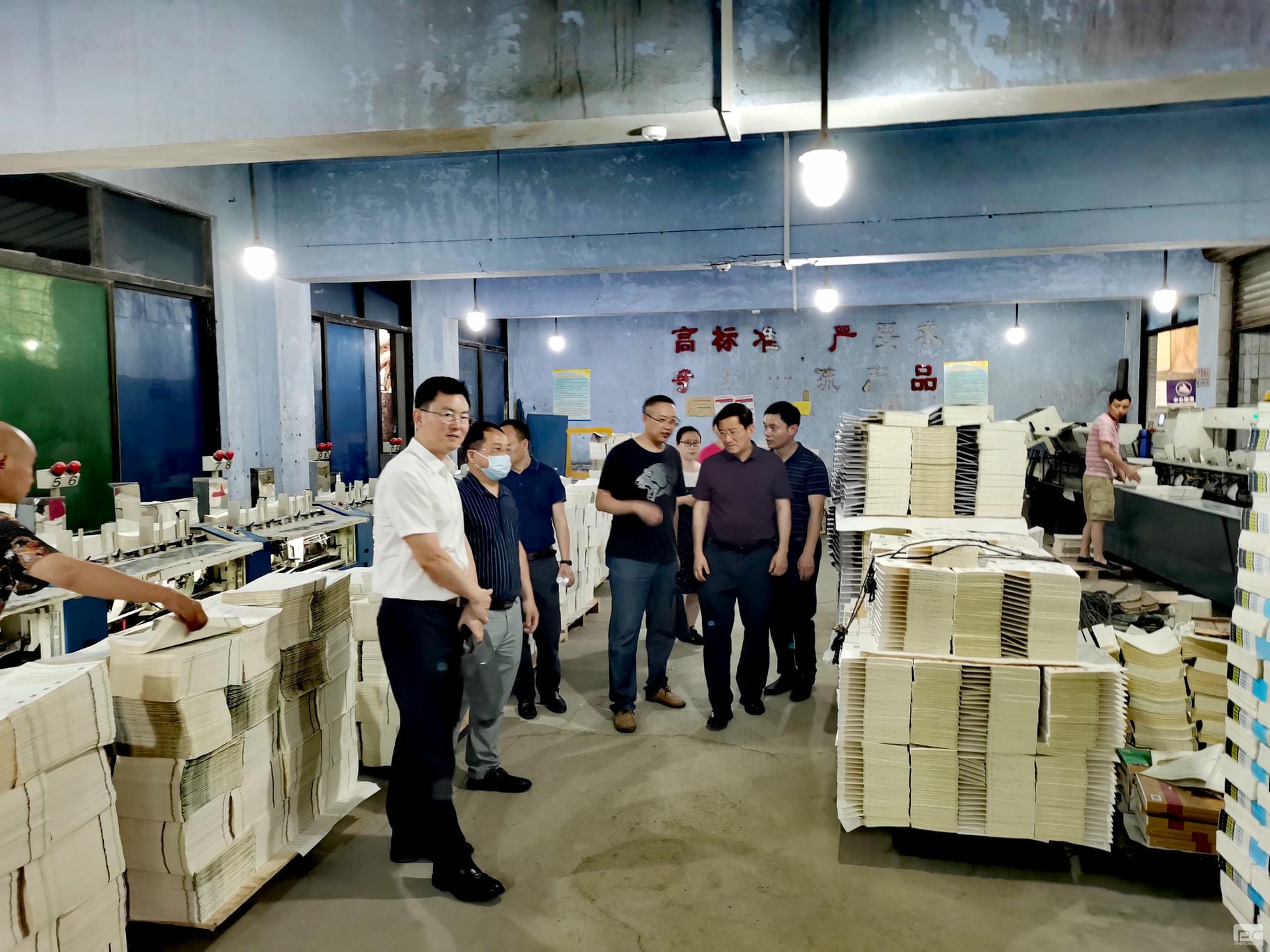 杜春茂深入地创光电生产一线开展清静检查并调研指导_凯时凯时首页新闻_新闻中心_凯时凯时首页有限责任公司