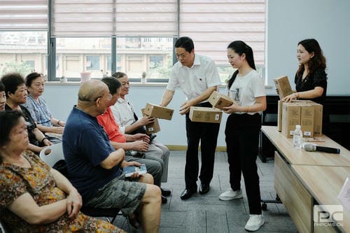 地矿集团联合升平社区开展“企地共建聚协力 携手同谋新生长——国有企业助力新时代文明实践中心建设生长”自愿服务活动_红色堡垒_党建群团_凯时凯时首页有限责任公司