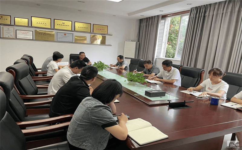 学习贯彻习近平新时代中国特色社会主义头脑，，扎实推动党风廉政建设