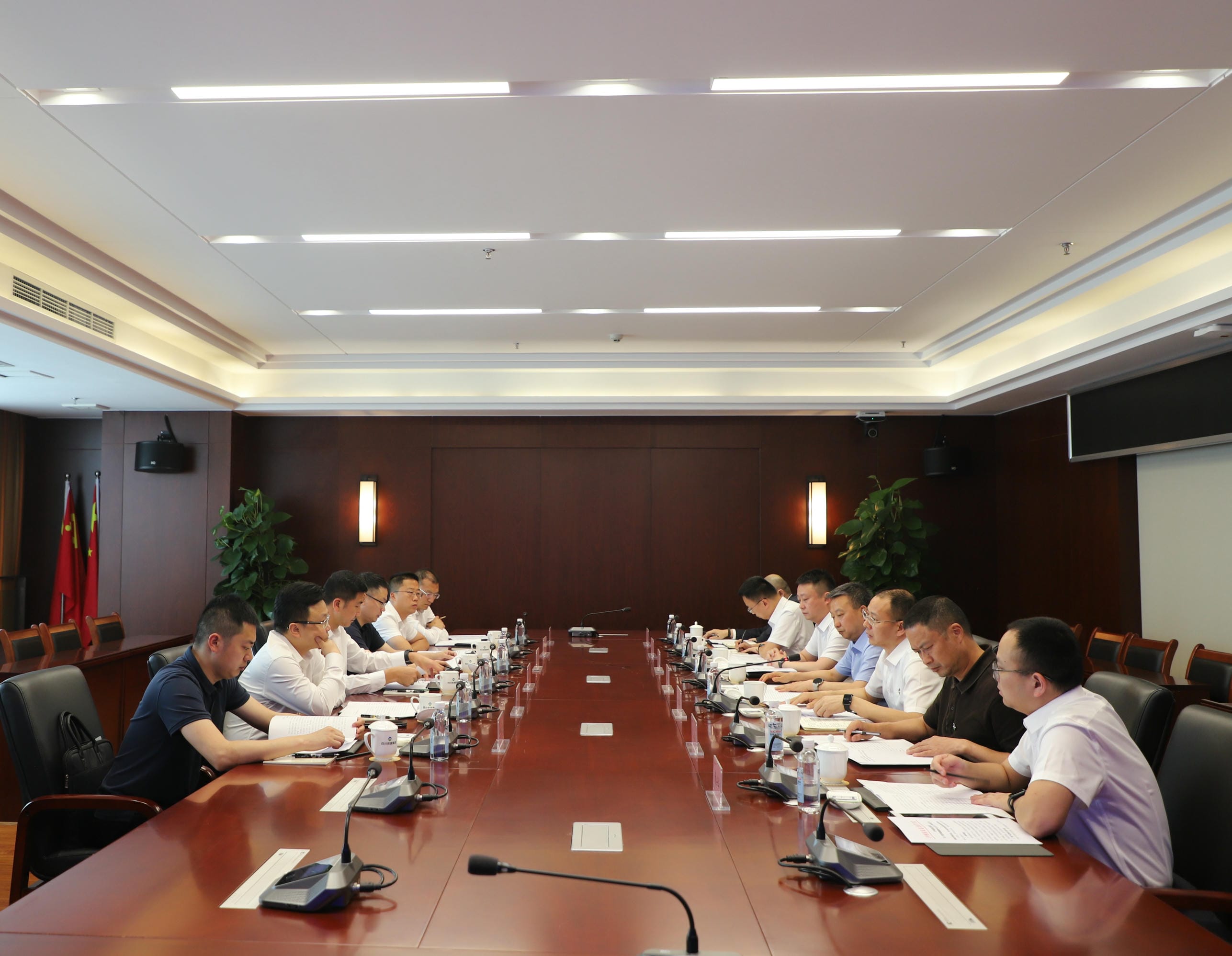 置业集团与泸州高新区座谈交流_下层动态_新闻中心_凯时凯时首页有限责任公司