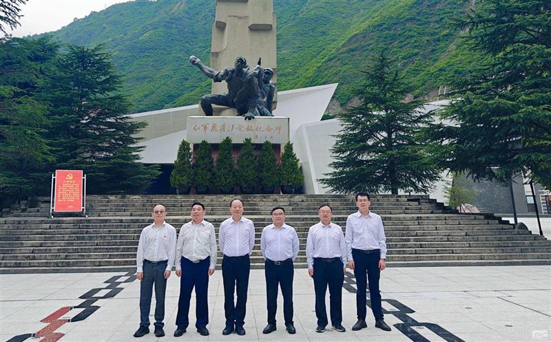 泸定桥头忆红军，，，，，长征精神代代传 ——测绘公司党委理论中心组赴泸定桥红军纪念馆集中学习