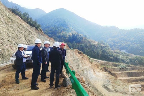 凉山州州向导到大陆槽稀土矿山调研_下层动态_新闻中心_凯时凯时首页有限责任公司